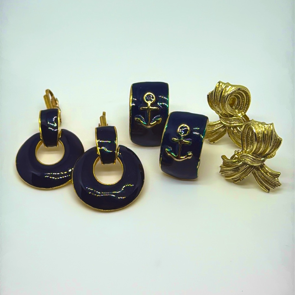 Vintage Nautical Gold Tone and Navy Blue Clip On Earrings